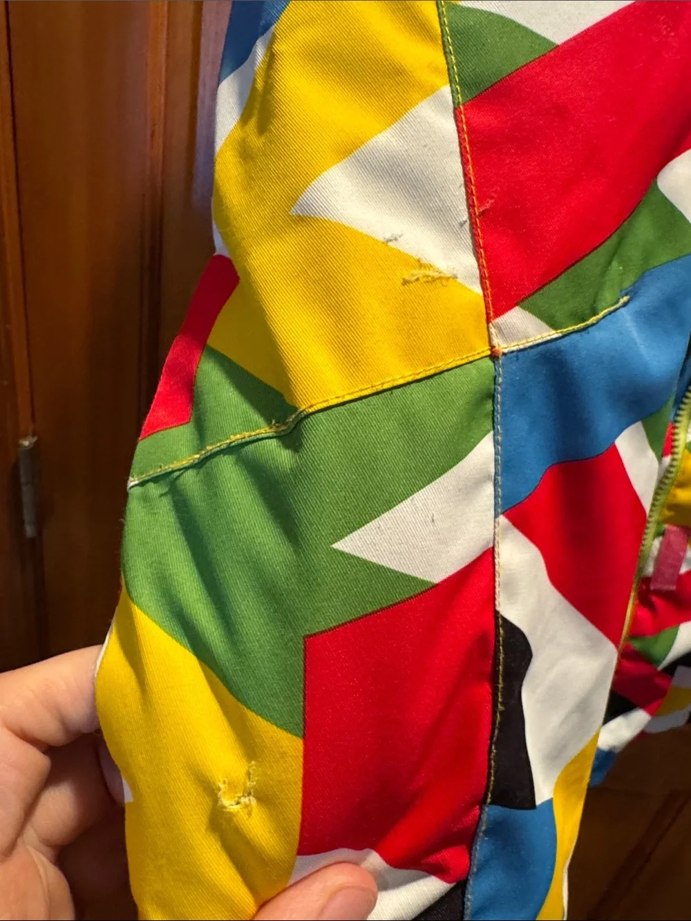 Wild Snow Multi-Color Geometric Ski Snowboard Jacket - Youth XL